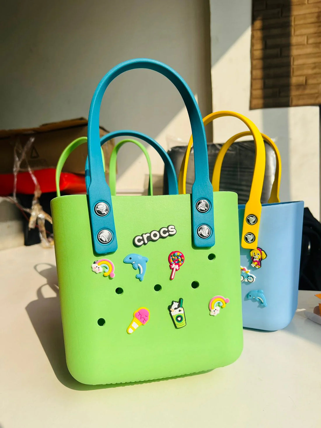 Crocs - medium multipurpose beach bag green