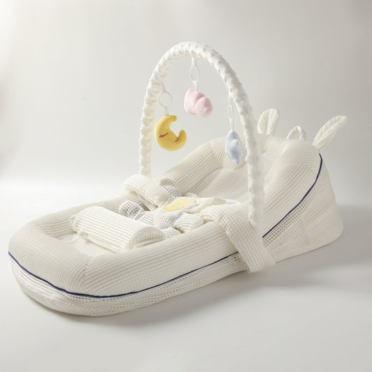 Baby crib | holder | luxury | elevation adjustment | toys