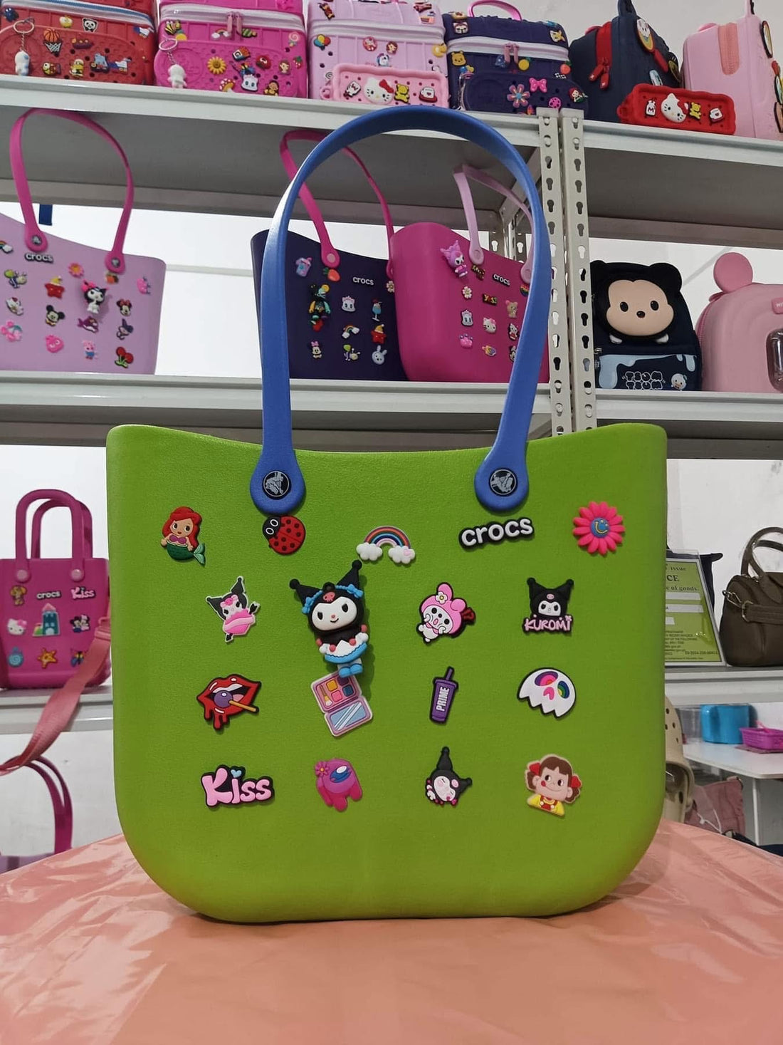 Crocs - big beach bag with jibbitz
