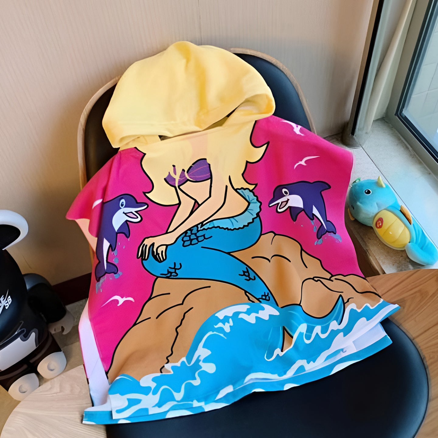 Snuggly Joy: Adorable Cartoon Print Hooded Microfiber Baby Bath Towel - Kidspark