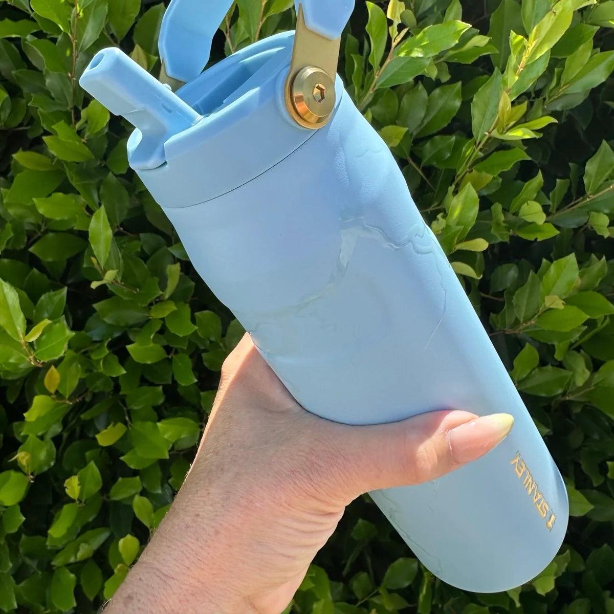 Messi x Stanley 1913 24 oz IceFlow™ Flip Straw 2.0 Bottle - Messi Striker Blue