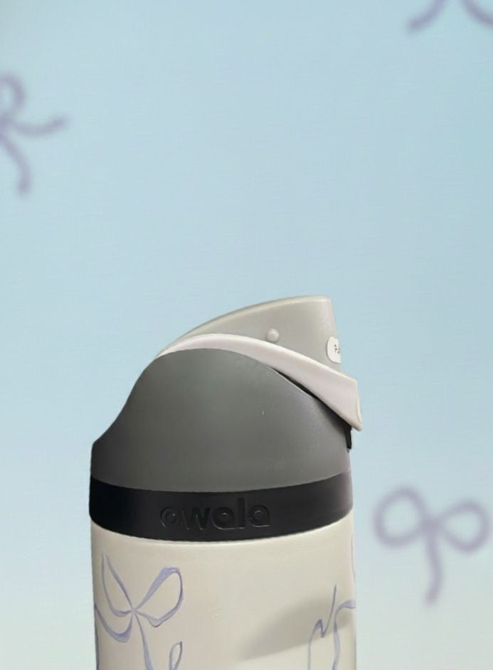 Owala | blue bow | FreeSip - 710ml | 24 oz