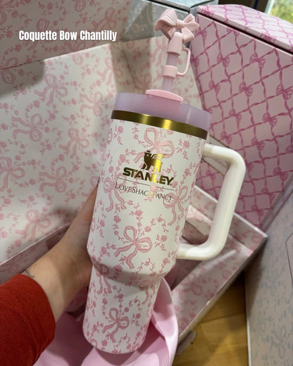 Stanley 1913 x LoveShackFancy | 40oz Holiday Quencher® H2.0 FlowState™ Tumbler